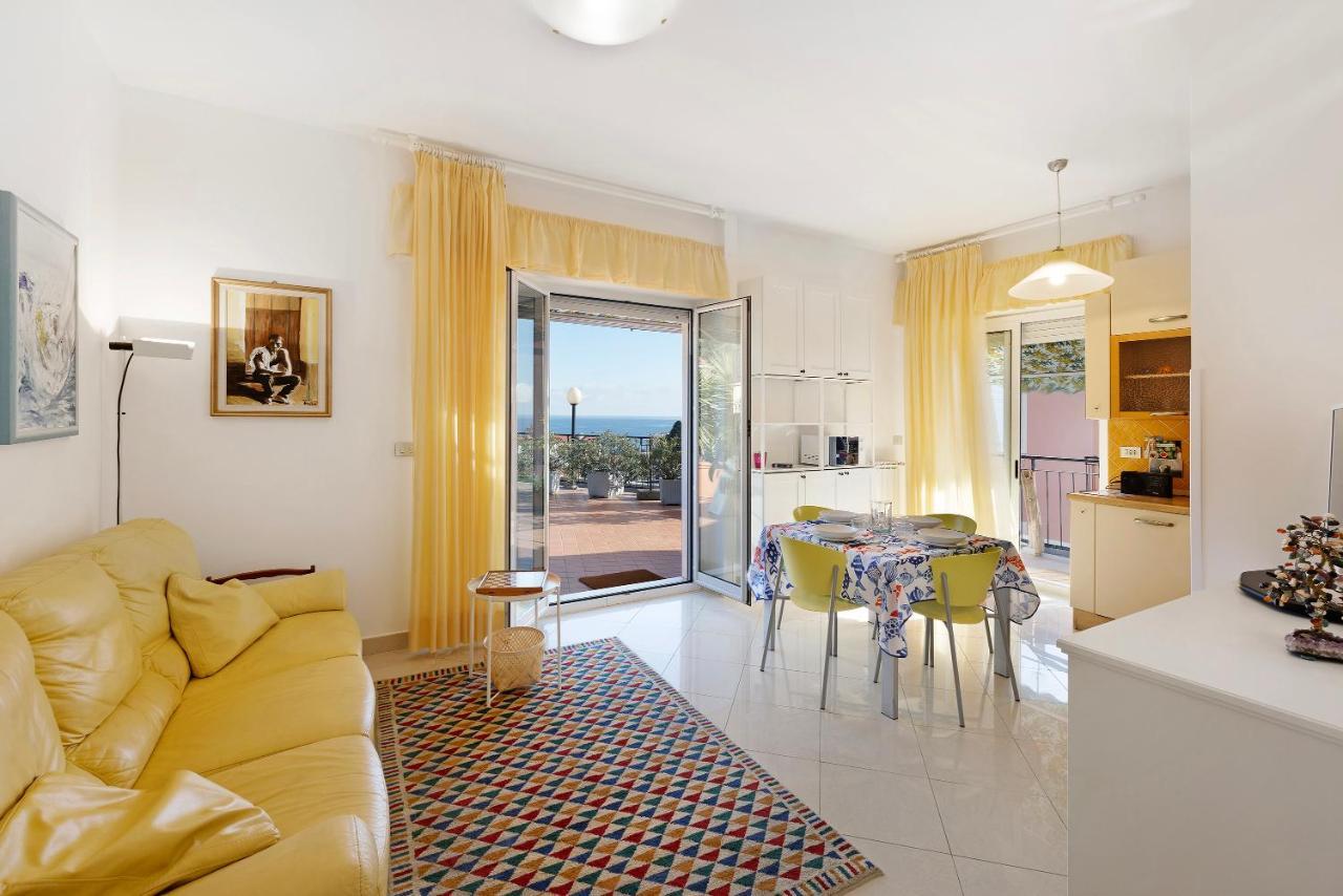 Attico Cielo E Mare Apartment Споторно Екстериор снимка